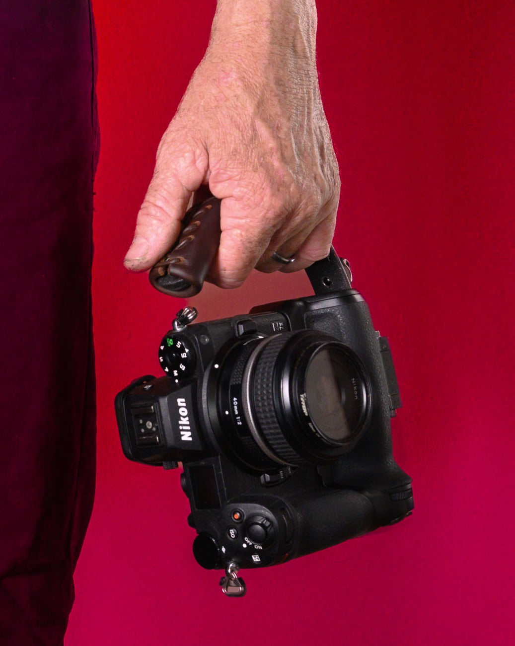 Get a Handle on your Camera (With UNIVERSAL ADAPTER PLATE)